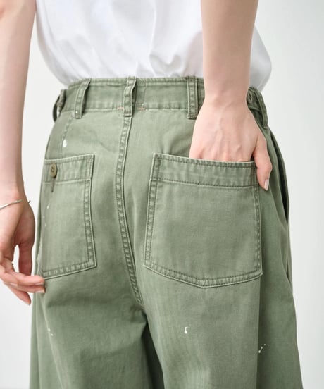 【KHA:KI】 MIL26HPT3251 (BEIGE) PAINT OVAL WIDE TROUSERS
