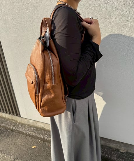 【LAURA DI MAGGIO】PH028J4 レザーリュック