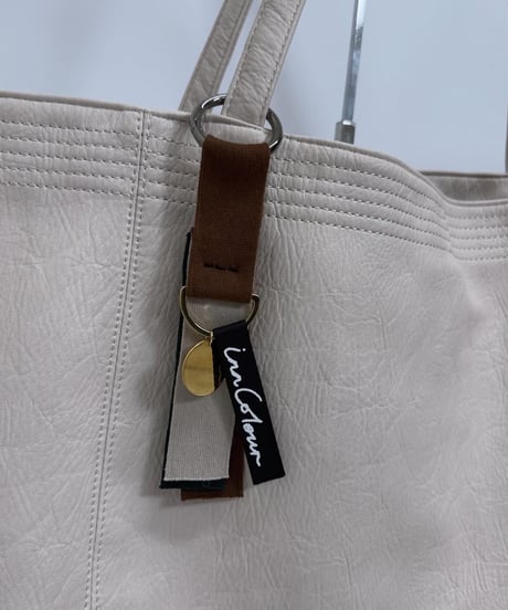【charmaer 26AW】256760 フェイクレザートートバッグ（チャームとセット販売）