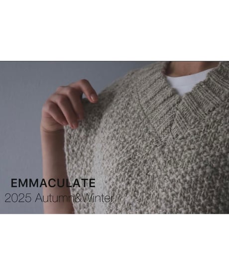 【EMMACURATE】2253K-32363 3G梨地編みVネックショートベスト