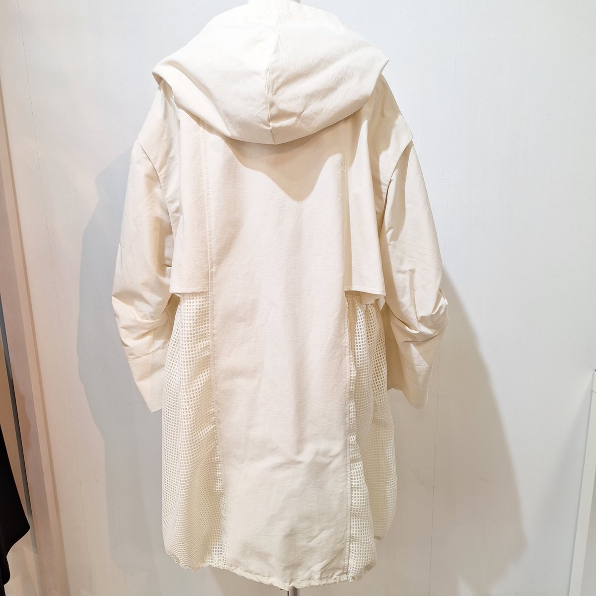BOTTEGA VENETA デタッチャブルマクラメフード リネンコート BOTTEGA VENETA デタッチャブルマクラメフード リネンコート