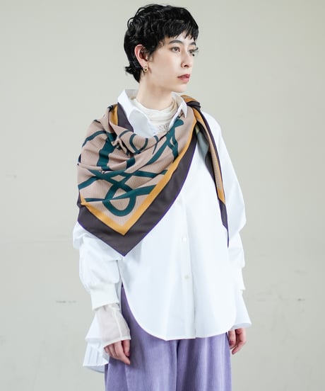 【Lallia Mu 26AW】2613950  トライアングルススカーフ