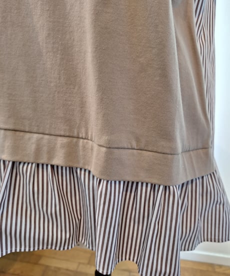 【trois】T231-82076 バックタック切替ストライプカットソー