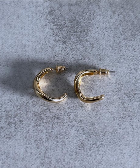 【charmaer 】  236601 カーブフープピアス