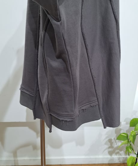 【ATELIER SIX】21256479 カットオフジャージープルオーバー