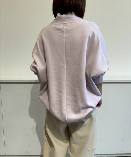 33【Lallia Mu 26AW】2614501 スタンドネックロゴプルオーバー