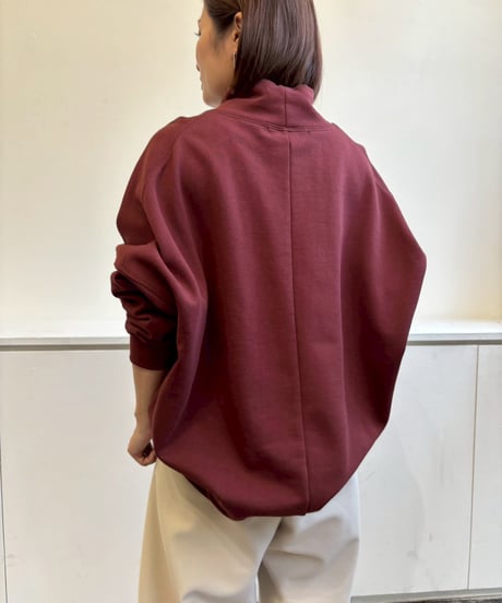 33【Lallia Mu 26AW】2614501 スタンドネックロゴプルオーバー