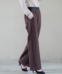 【Lallia Mu 26AW】  2613764スムースポンチフレアパンツ