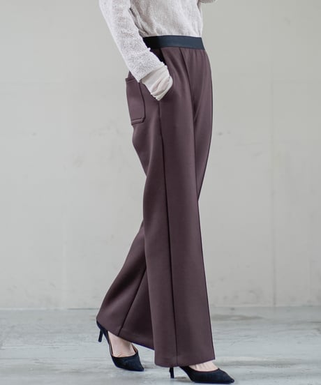 【Lallia Mu 26AW】  2613764スムースポンチフレアパンツ