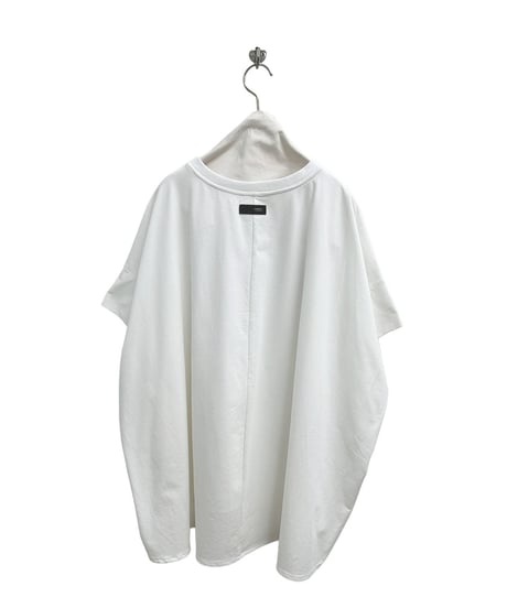 【ayane】  826519 ポンチョ型ロゴTシャツ