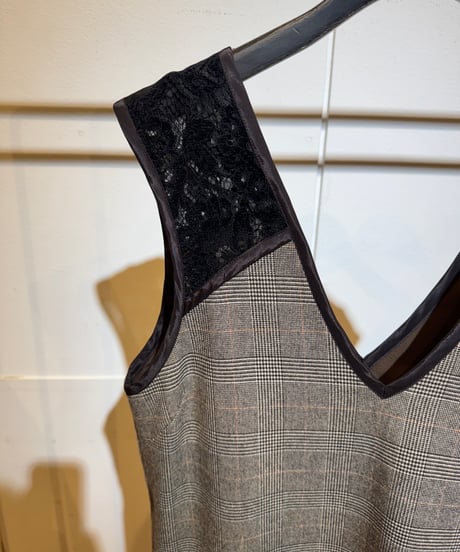 【Lallia Mu 26AW】2614382 ベロアレースドッキングドレス