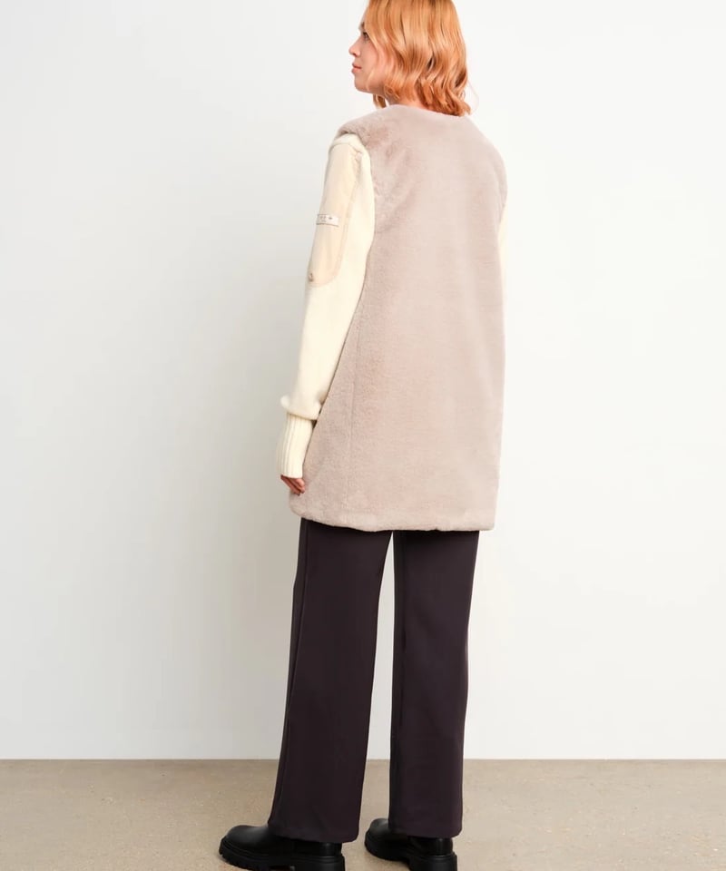 AUGボアベスト新品 TATRAS】LJXA0362033588 POLLINA ポッリナ ボアベスト | sel