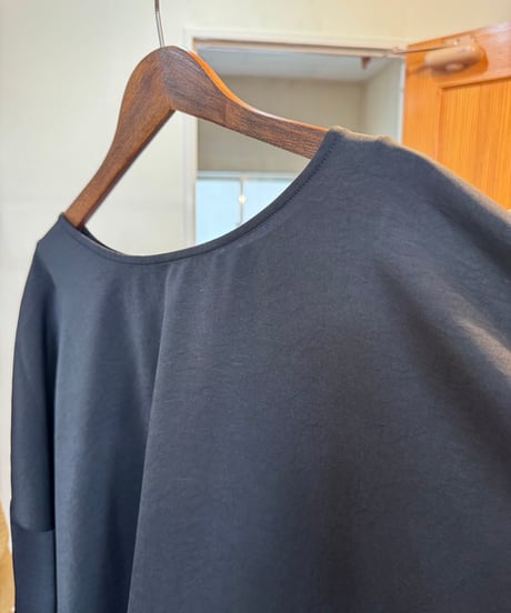 【siro de la bonte 26AW】R643202　hightwist smooth dolman blouse Tshirt