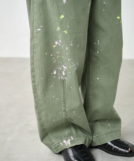 【KHA:KI】 MIL26HPT3251 (BEIGE) PAINT OVAL WIDE TROUSERS