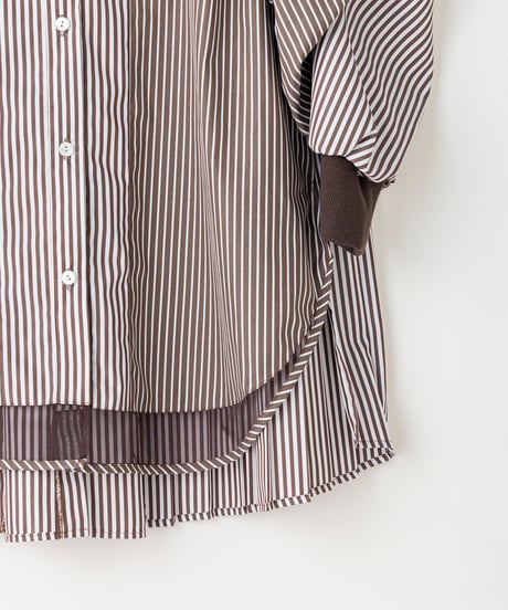 【Lallia Mu 26AW】2614692 バックプリーツストライプシャツ