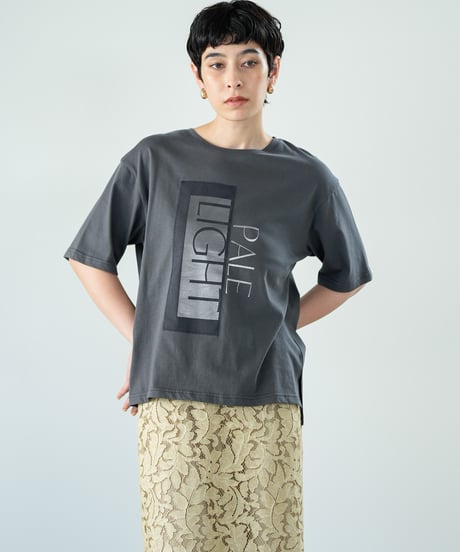 【LalliaMu 】2611570　メタリックプリントTシャツ