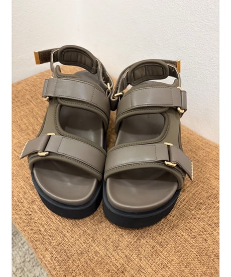 【ATELIER BRUGGE】 26KS-31 ベルクロストラップサンダル