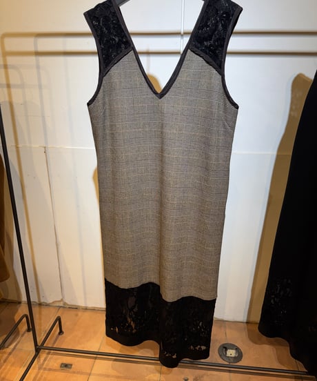 【Lallia Mu 26AW】2614382 ベロアレースドッキングドレス
