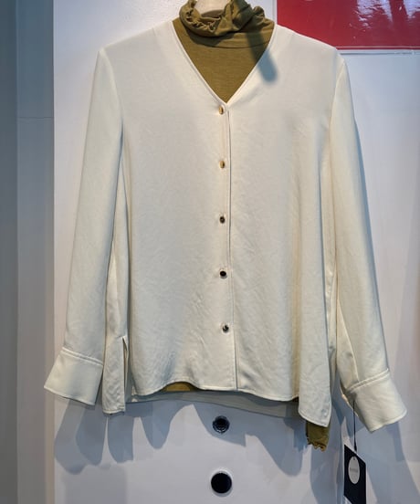 MICA&DEAL 0124101029V-NECK BLOUSE Ｖネックブラウス