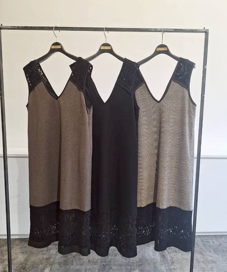 【Lallia Mu 26AW】2614382 ベロアレースドッキングドレス