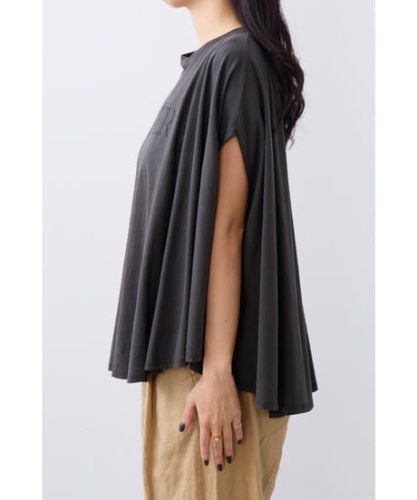 【MICA&DEAL】 0126209135 接触冷感-"SOLMER"ロゴフレアスリーブT-shirt