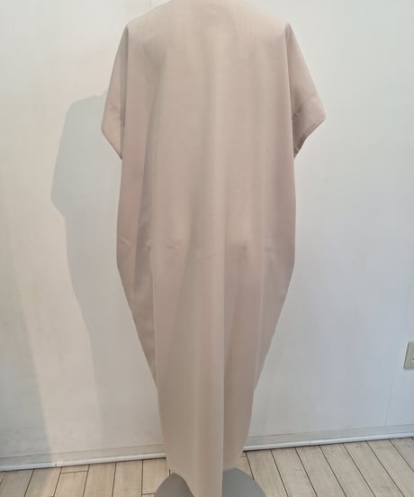 【ATELIER SIX】 21255509 麻調合繊ワイドシャツワンピース