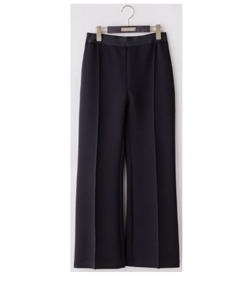 【Lallia Mu 26AW】  2613764スムースポンチフレアパンツ