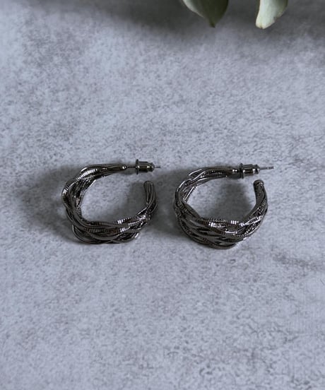 【charmaer 26AW】256701　ツイストメタルピアス