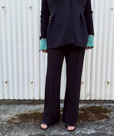 【Lallia Mu 26AW】  2613764スムースポンチフレアパンツ