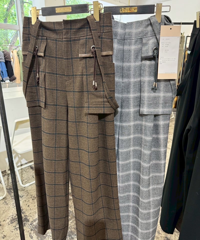 週末最終価格　まのあきこ　mano akiko リネンウールサスペンダーパンツ Lallia Mu 25AW】2514734 アウトポケットチェックサスペンダー