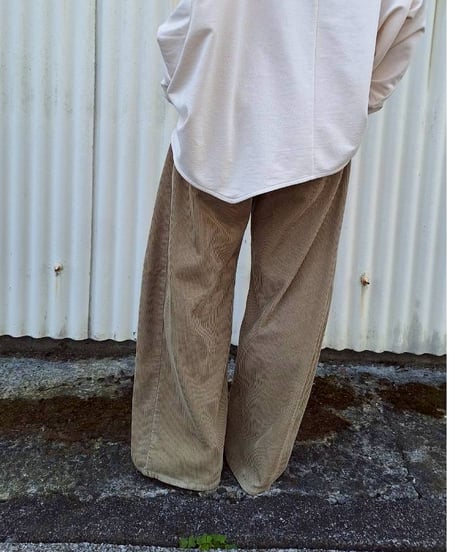【Lallia Mu 26AW】  2613761 コーデュロイカーブパンツ