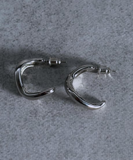 【charmaer 】  236601 カーブフープピアス