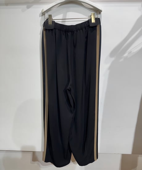 【ayane】 836612 テロテロタックラインパンツ