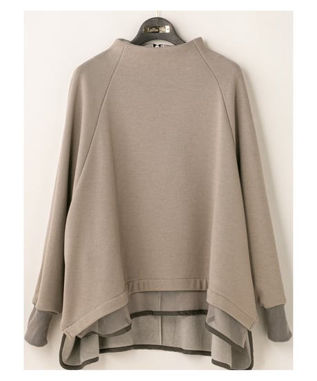 【Lallia Mu 26AW】2614510 ソフトサーモフレアプルオーバー