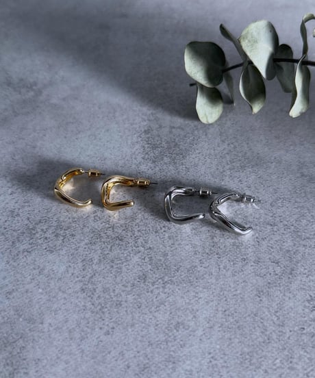 【charmaer 】  236601 カーブフープピアス