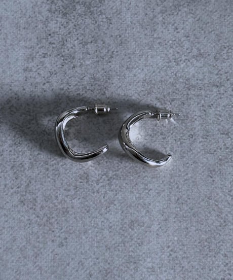 【charmaer 】  236601 カーブフープピアス