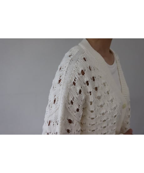 【EMMACULATE】 2261K-54431 コットンポリエステル透かし柄ショート丈Vネックカーディガン