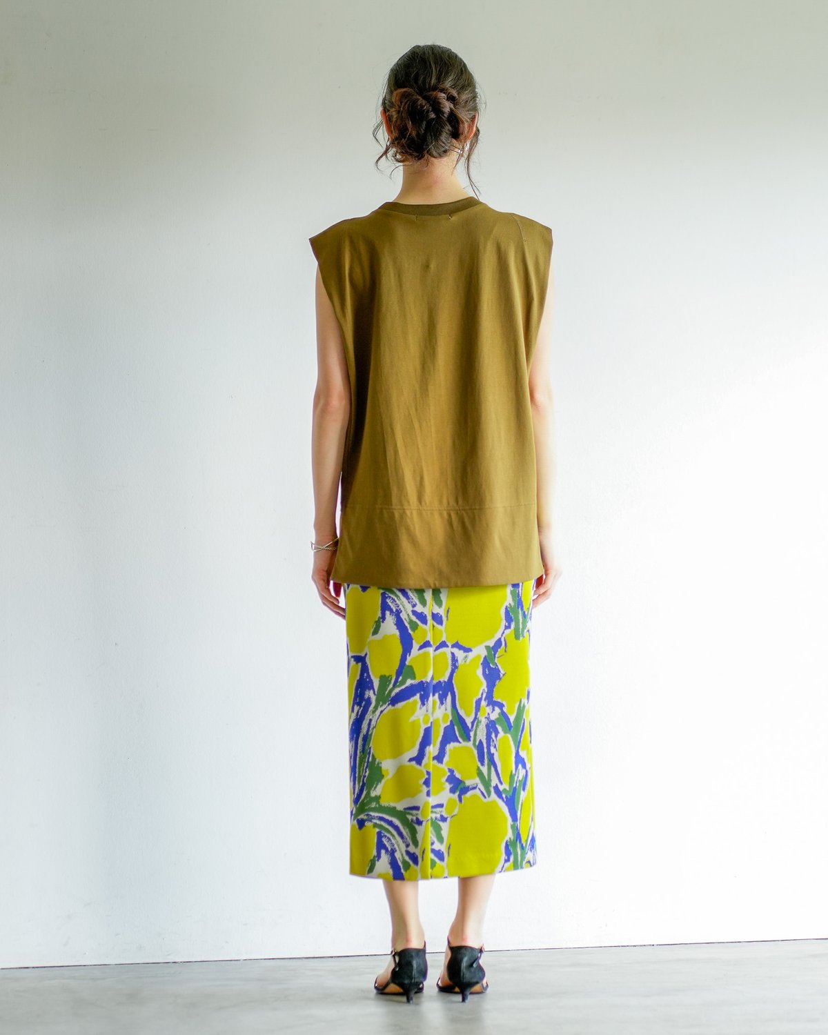 LalliaMu 25SS】2512583 タックスリーブグラフィックカットソー