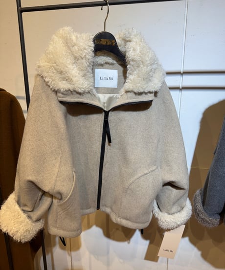 【Lallia Mu 26AW】2614213 ファーフードショートコート
