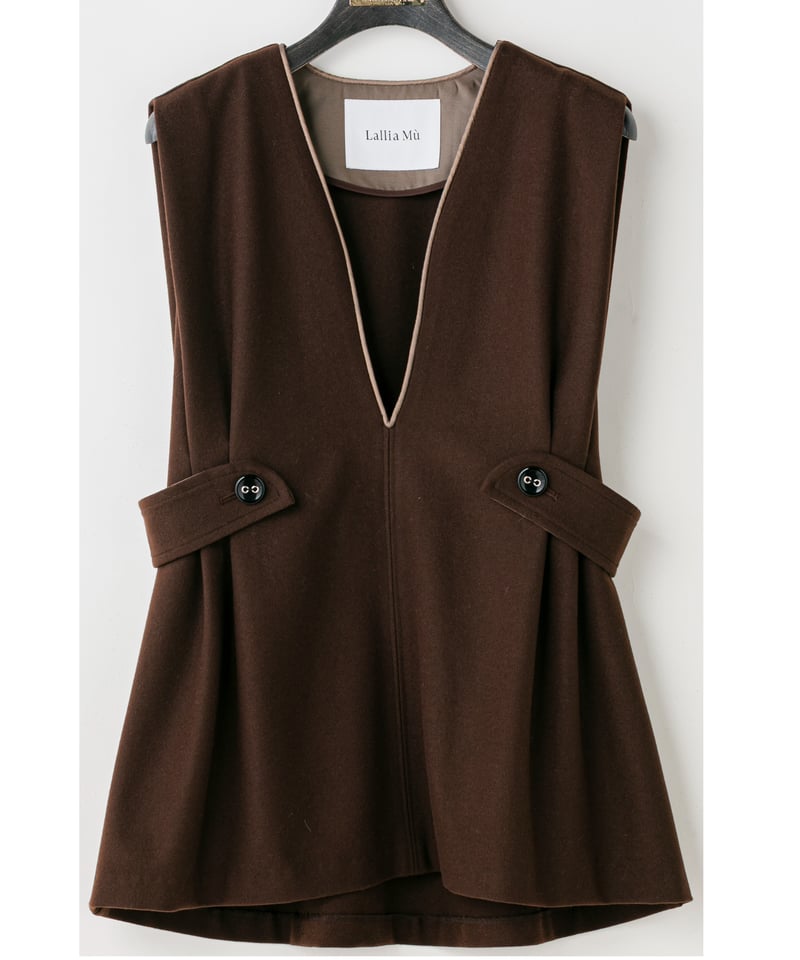 Lallia Mu 25AW】2514610 Vカットストレッチベスト | selectsh