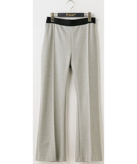【Lallia Mu 26AW】2614780 ピンタックフレアパンツ