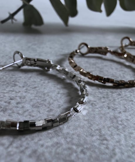 【charmaer 26AW】 256703　キューブビーズピアス