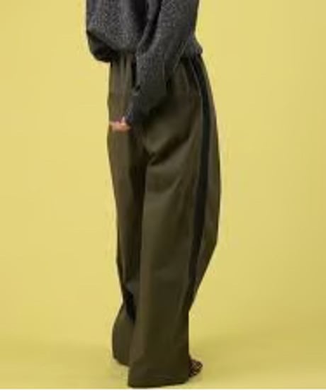【trois】T246-87045 ツイルストレッチ ラインパンツ
