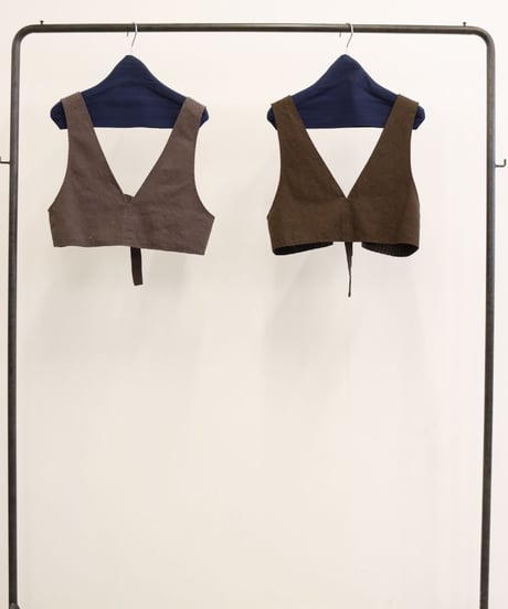 数量限定！【LE MÉLANGE 26AW】8643701 コットンラミーシャンブレーべスチェ