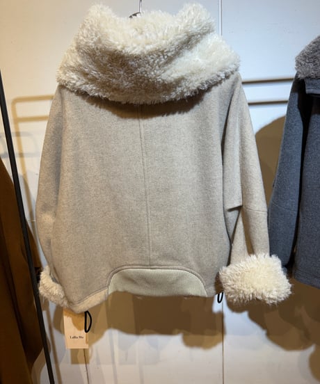 【Lallia Mu 26AW】2614213 ファーフードショートコート