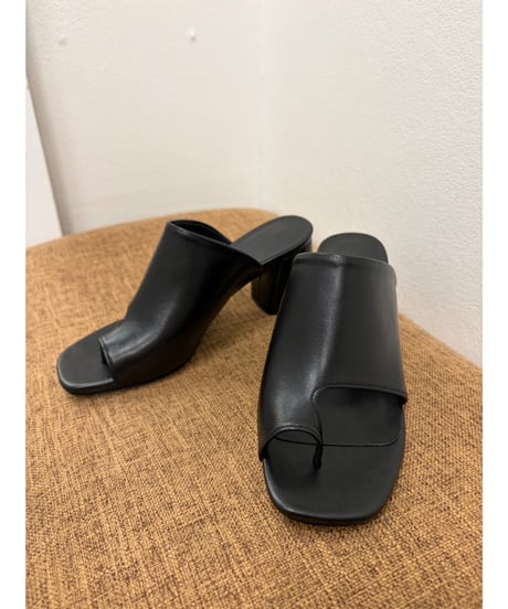 【ATELIER BRUGGE】 26PS-27 ヒールアップトングサンダル