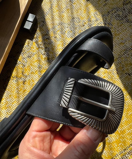 【 ATELIER BRUGGE 】26ISM-37 -37H Western buckle thong sandals