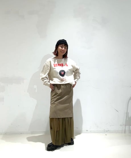 【sfide】 1262019 “HOLA”ロゴとフォトスウェット