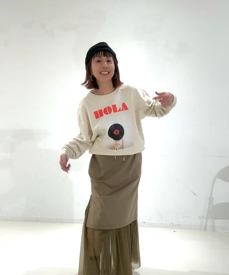 【sfide】 1262019 “HOLA”ロゴとフォトスウェット