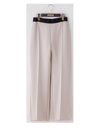 【Lallia Mu 26AW】  2613764スムースポンチフレアパンツ